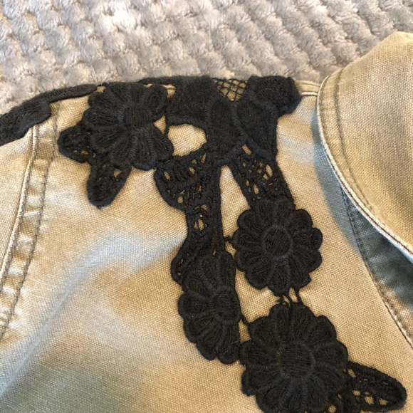 LANE BRYANT: Lace Fashion Utility Jacket - Picture 5 of 6